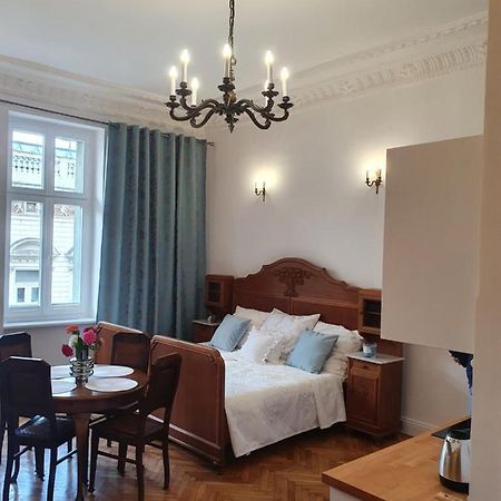 Prestige Aparthotel Piotrkowska 82 - Wyjatkowy Widok Na Deptak Łódź Eksteriør bilde