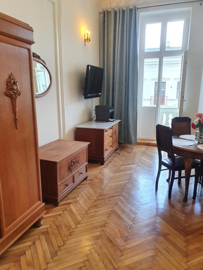 Prestige Aparthotel Piotrkowska 82 - Wyjatkowy Widok Na Deptak Łódź Eksteriør bilde