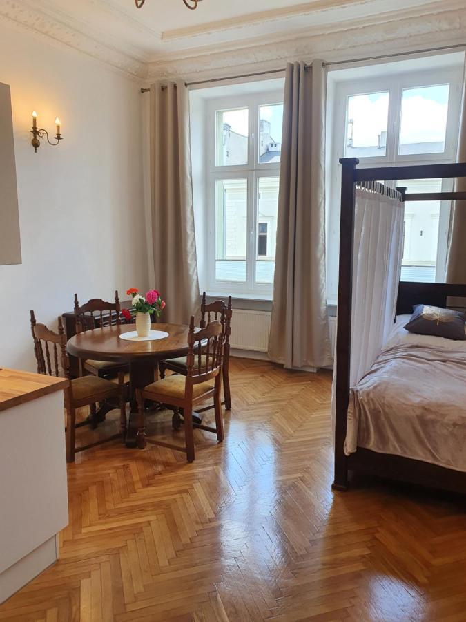 Prestige Aparthotel Piotrkowska 82 - Wyjatkowy Widok Na Deptak Łódź Eksteriør bilde