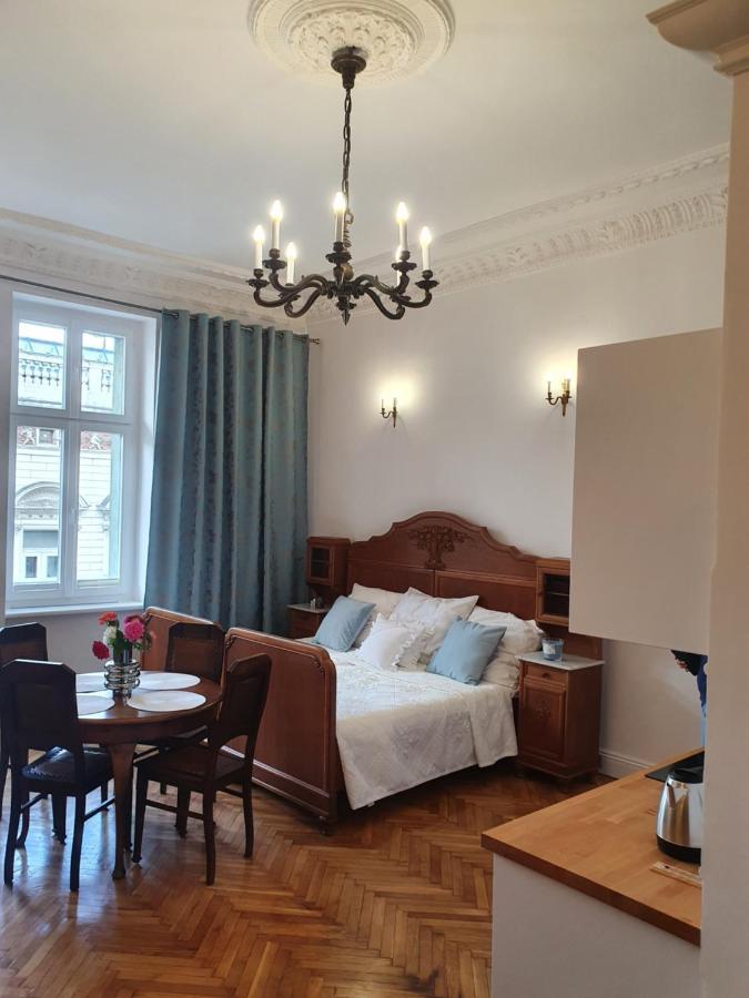 Prestige Aparthotel Piotrkowska 82 - Wyjatkowy Widok Na Deptak Łódź Eksteriør bilde
